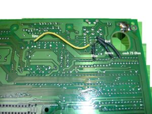 neogeo_rgb_mod_004 3 resistors and sync wire